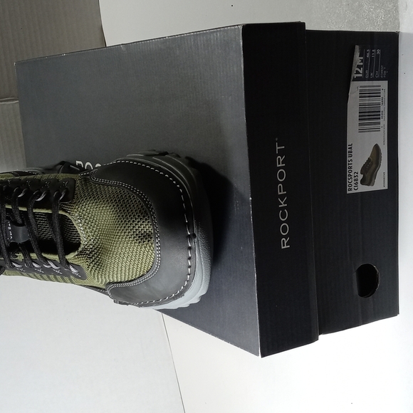 Sneaker - Picture 4 of 5